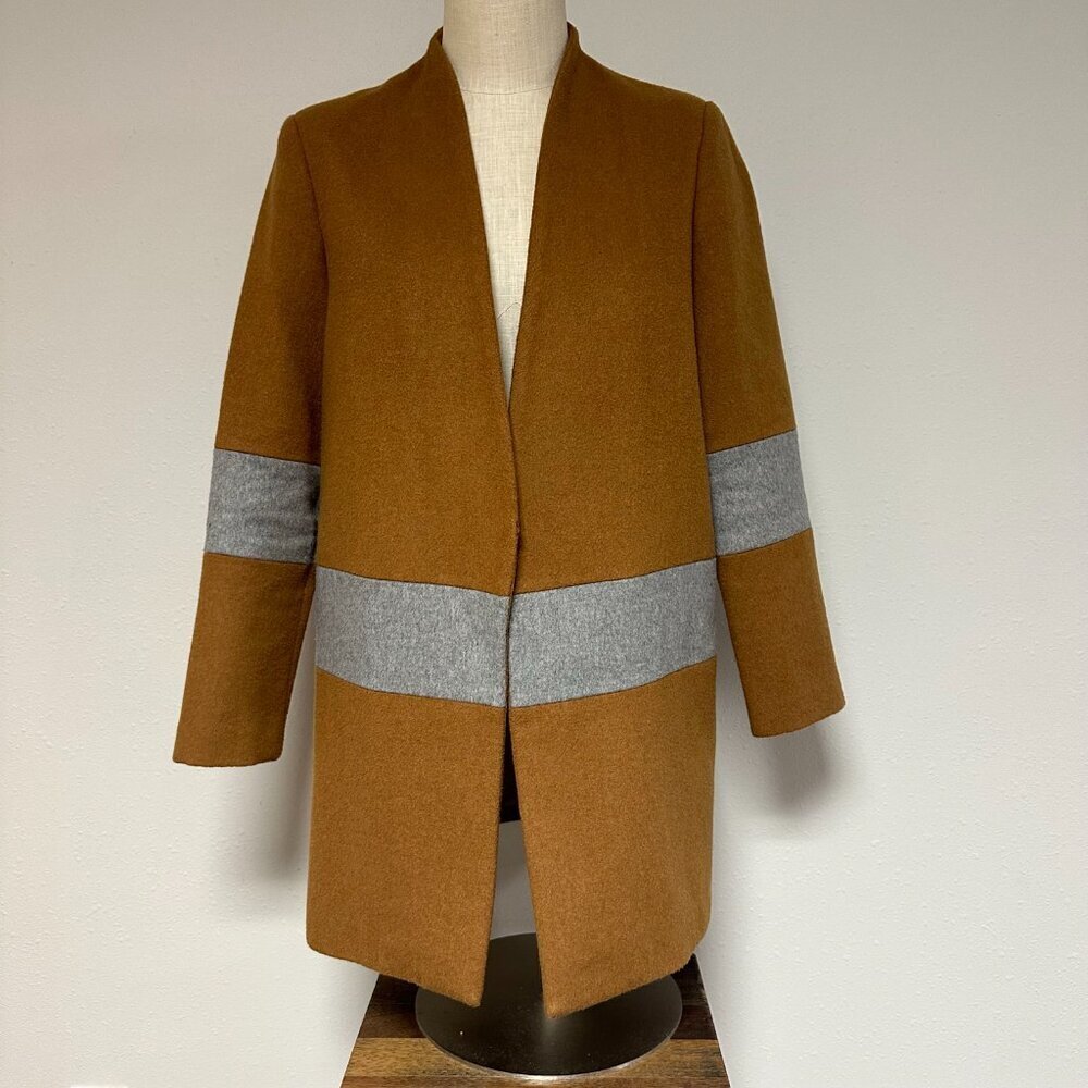 Mural Jacket - Picture 2 of 10